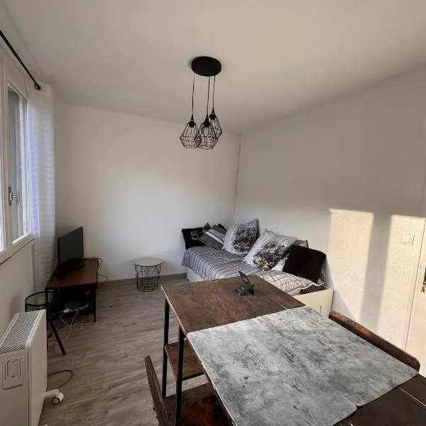 Studio Rennes les bains au pied des Thermes