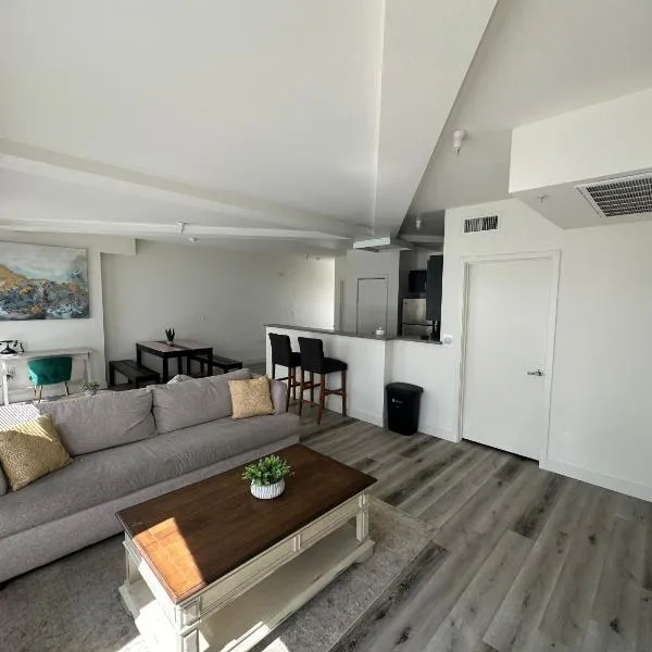 Spacious 2Bed 2BA - DTLA Art District