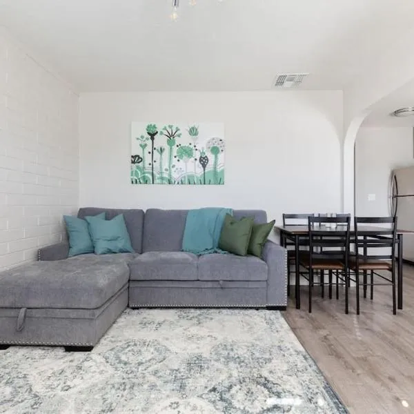 Dog Friendly Walk To Downtown Gilbert King Bed Yard With Fire Pit