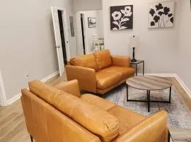 Stylish Cottage Near Airport