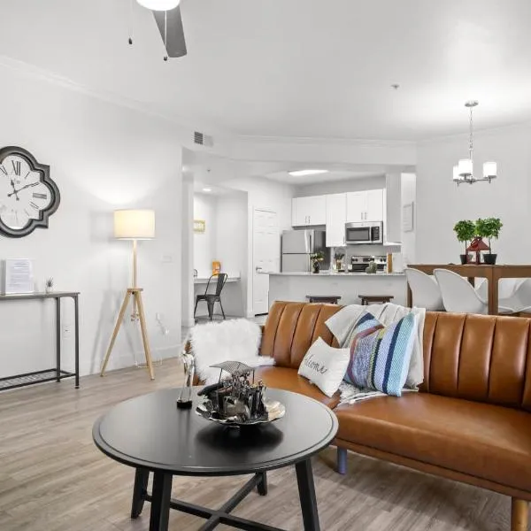 CozySuites Modern Urban in Historic Glendale