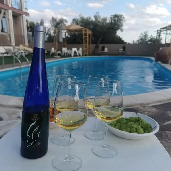 Etnadia