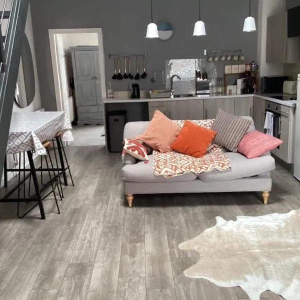 2 bedroom apartment