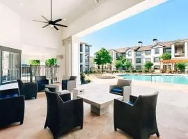 Vibrant Oasis in the Heart of Midtown & Downtown