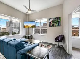 Spacious Condo a Short Ride Away from Superdome