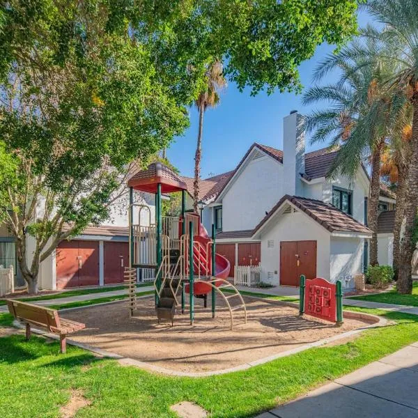 Metro Phoenix Loft sleeps 6