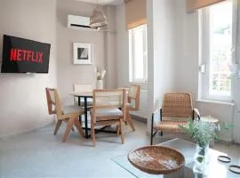 Bright and Cozy 2BR Apt In The Center Of Buyukada