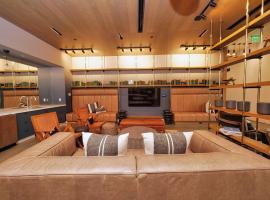 Lovely Brand-New Studio Suite w-Rooftop Deck, Free Parking and Fitness Center