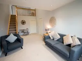 Entire Duplex apartment for up to 6 guests, free wifi