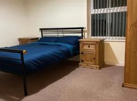Two bedroom Entire Apartment in Roman road with Free Parking