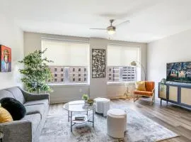 Elegant Condo near French Quarter and Bourbon St