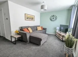 2BR-Gayton Apt-FREE Parking-Full Kitchen-WiFi,