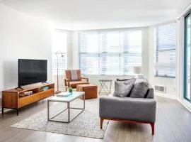 S Beach 2BR w Pool Gym Shops Dining Onsite SFO-394