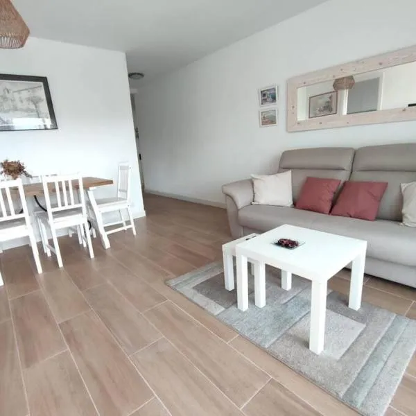 Amplio apartamento con piscina al lado de la playa