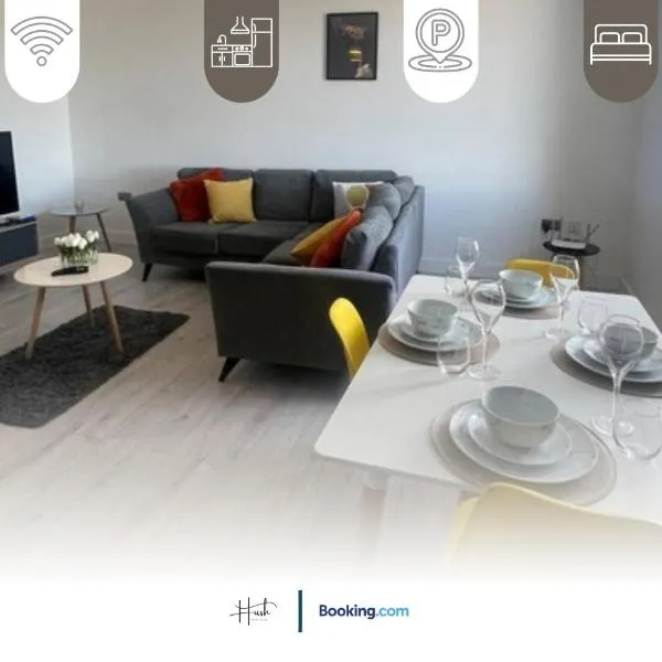 2 Bedroom Flat By Hush Haven Homes Short Lets and Serviced Accommodation Centrally Located Ideal For Contractors