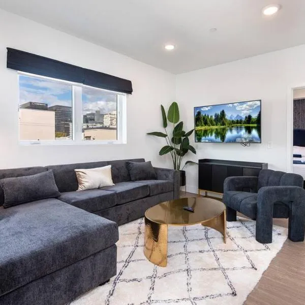 Timeless Glamour: Luxury Condo in K-Town