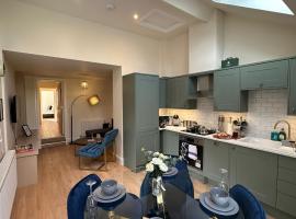 Central Cambridge Apartments by Tas