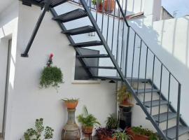 LOFT EN PATIO DE CASA TÍPICA DE PUEBLO