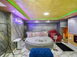 Hidden Gem Lt Properties Jaccuzi bath massage chair Superkingsize bed Parking available