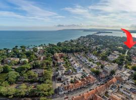 Apartment in Canford Cliffs close to Sandbanks Beach