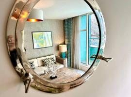 Stunning 2 bedroom Apartment inc Free Parking - 1 Minute walk to Poole Quay - Great Location - Free Parking - Fast WiFi - Smart TV - Newly decorated - sleeps up to 4 - Close to Poole & Bournemouth & Sandbanks
