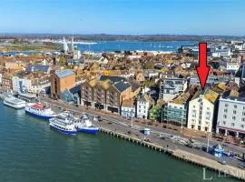 Sea view apartment on Poole Quay overlooking Sandbanks